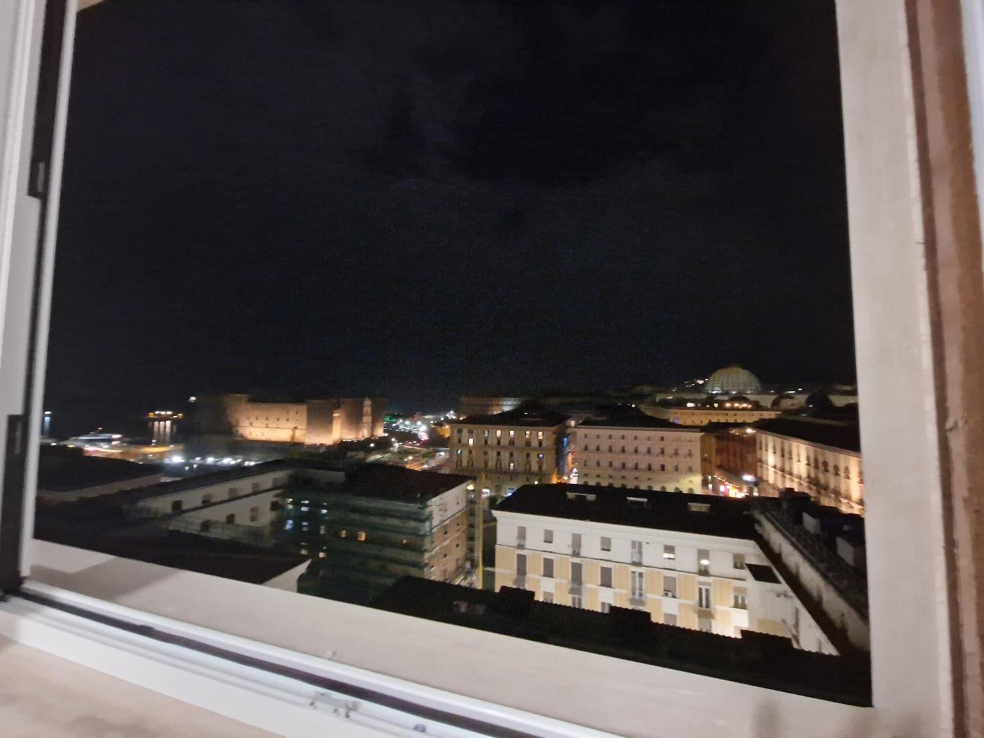 Neapolitan Skyscraper Suites Ngoại thất bức ảnh