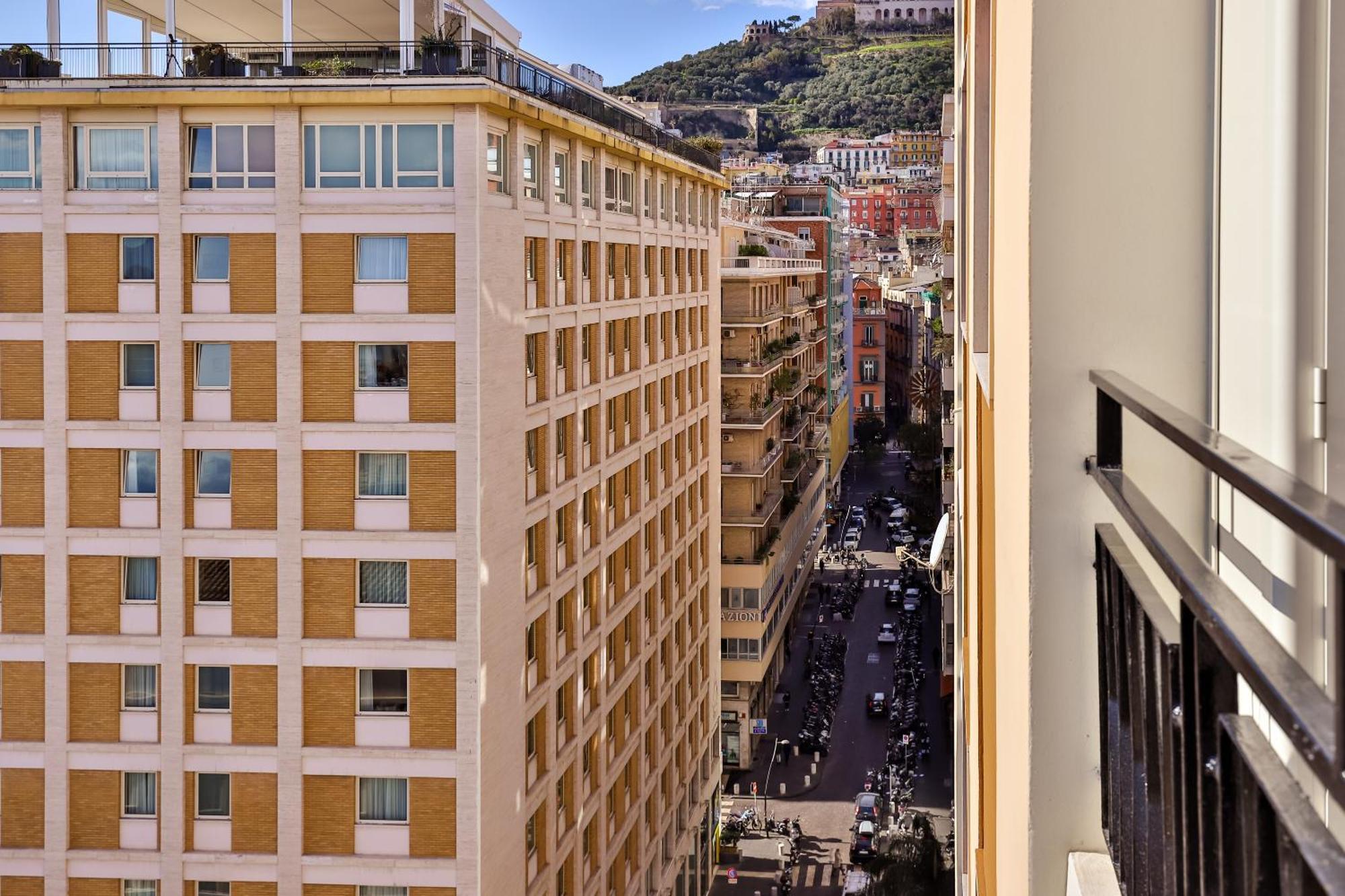 Neapolitan Skyscraper Suites Ngoại thất bức ảnh