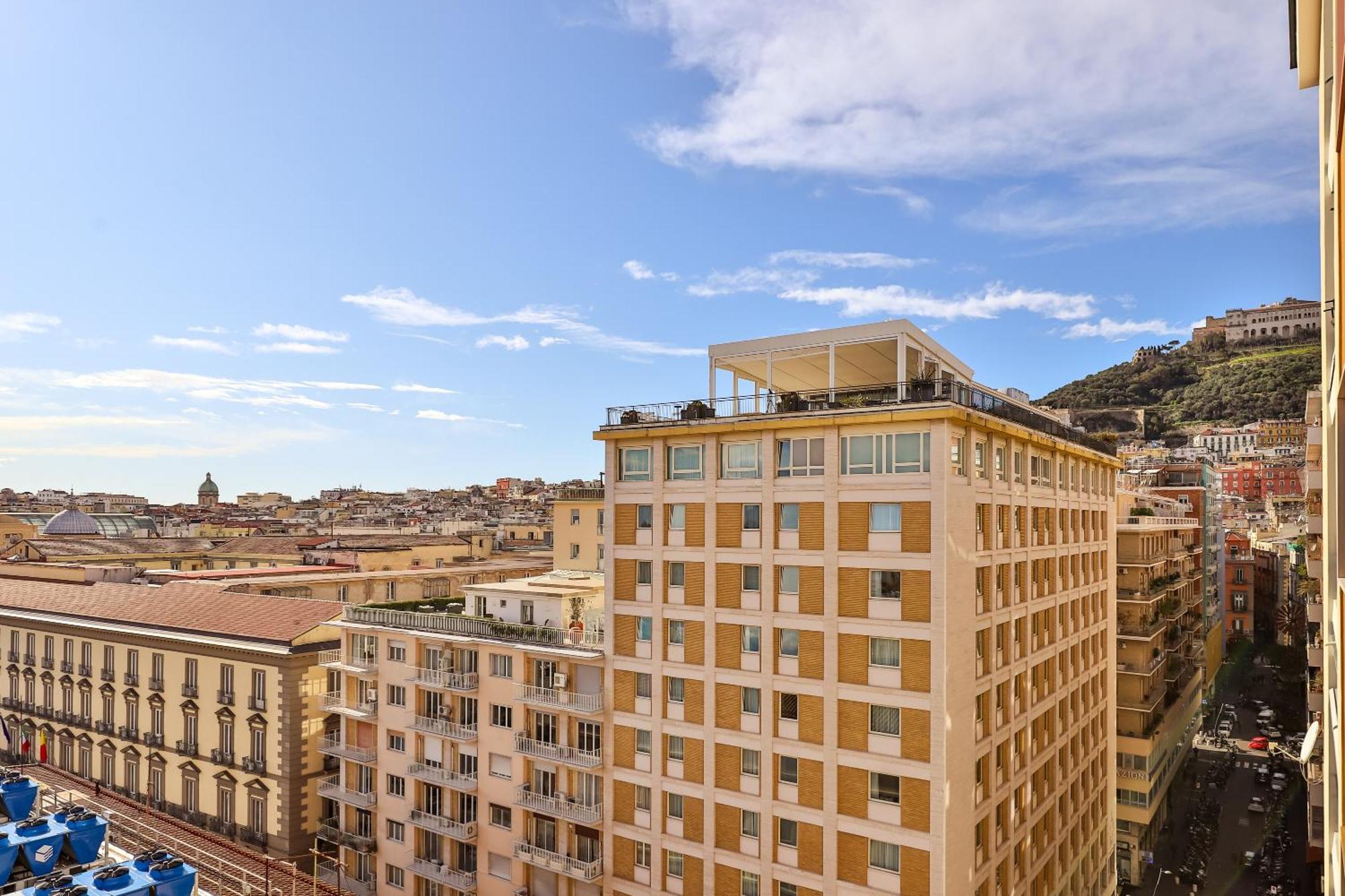 Neapolitan Skyscraper Suites Ngoại thất bức ảnh
